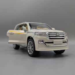 1:24 Land Cruiser LC200 Diecast Model | CZ123D Alloy Car